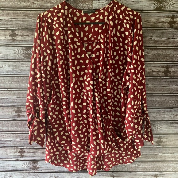 West Kei Tops - West Kei Women's Long-Sleeved Blouse‎ Size XL Red Off-White V-Neck Tie